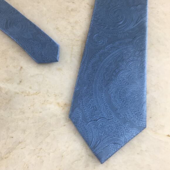 JoS. A. BANK BLUE TONE ON TONE ALL SILK NECKTIE - Picture 8 of 13